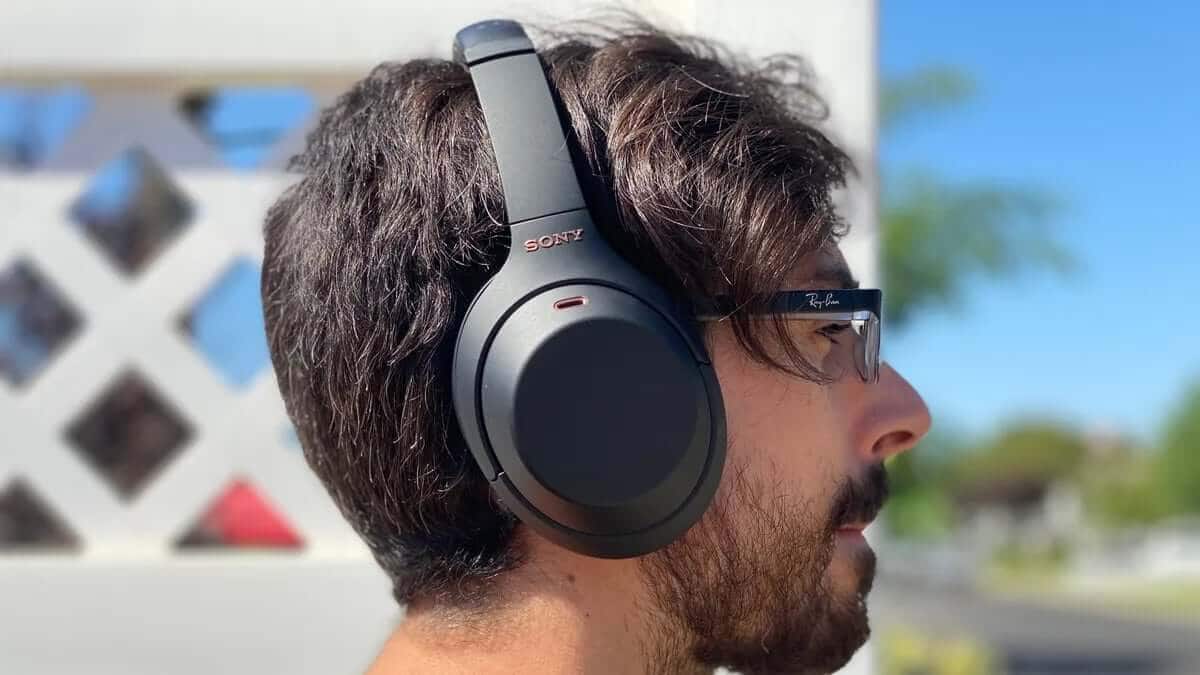 Sony WH-1000XM4 headphones