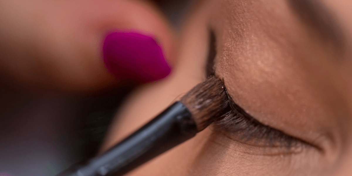 Non-toxic Kids Eyeliner vs Mainstream Eyeliner: What to Know Before You Buy