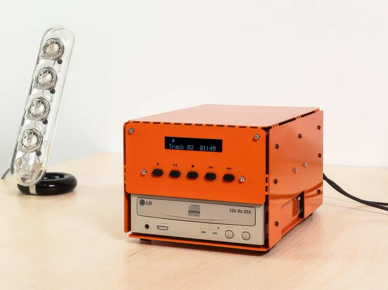 Inside the Upcycled CD-ROM Player