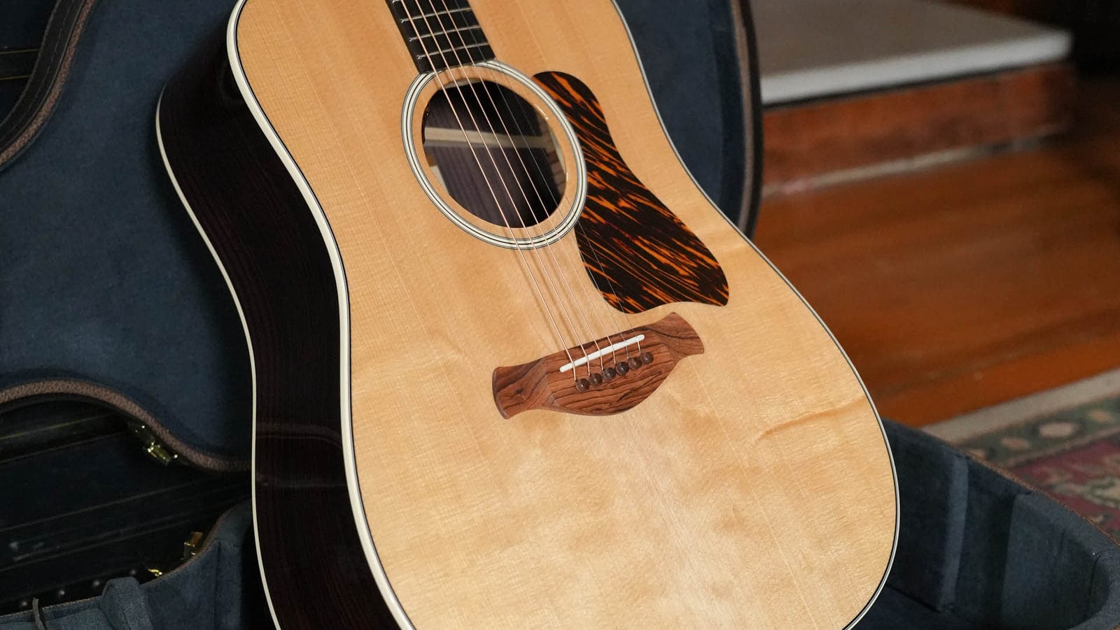 Taylor 710e vs HD-28: Can Taylor's Gold Label Dreadnought Finally Compete?