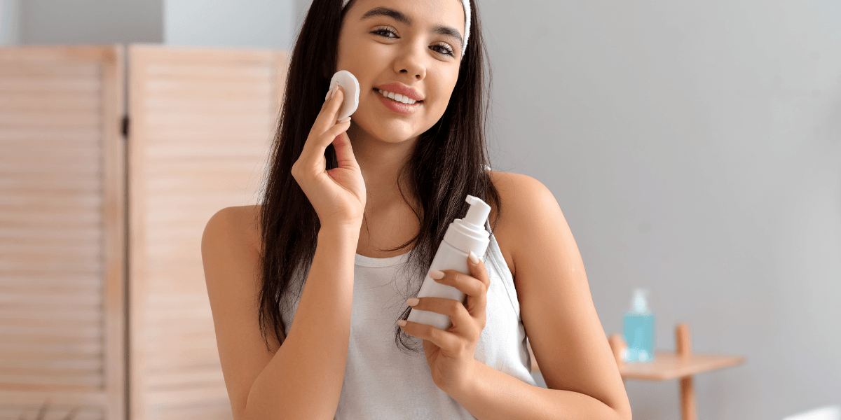 Safe Makeup Remover: Ingredients, Labels, and Safer Play