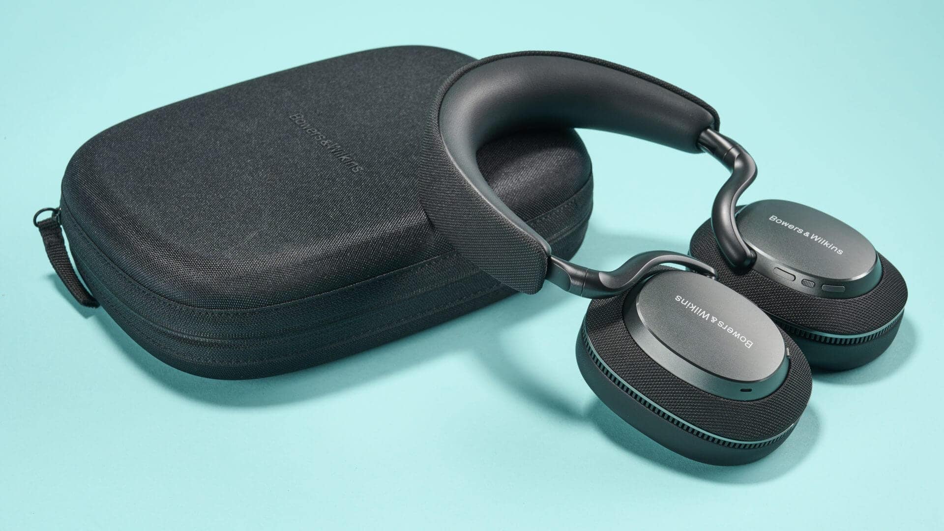 Bowers & Wilkins Px7 S3 headphones close-up