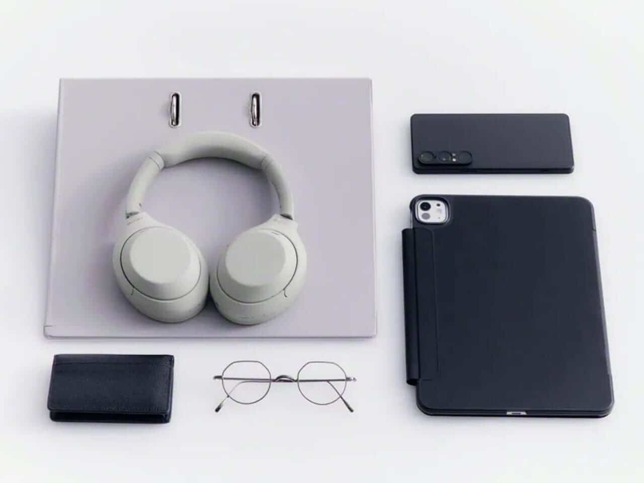 Sony WH-1000XM4C charging and ear cup detail