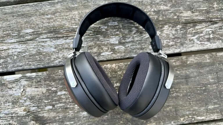 FiiO FT1 Headphones Review: Can They Sound Like Flagships?