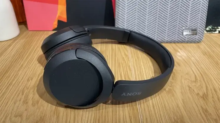 Sony WH-CH520 Back