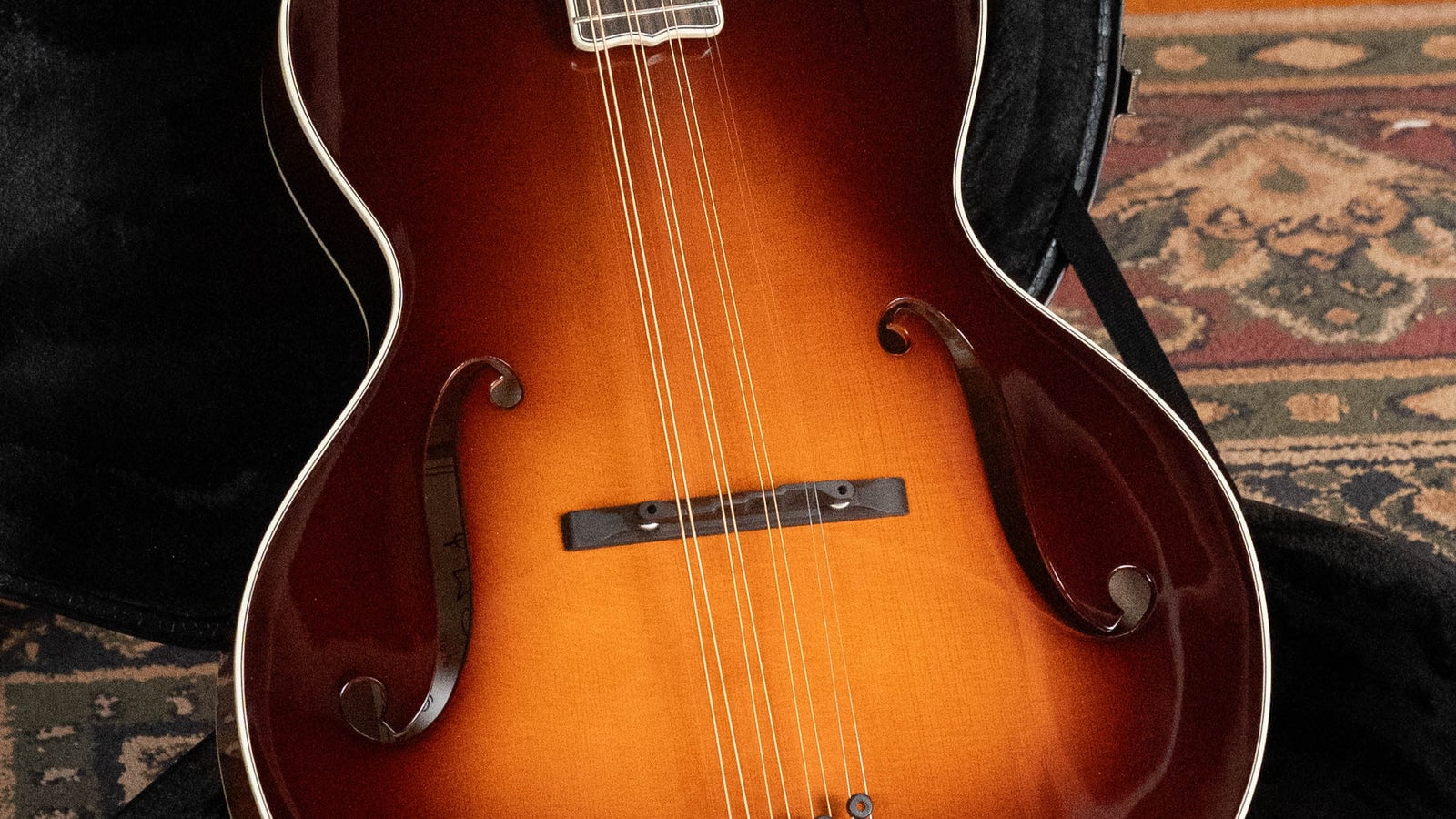 Octave Mandolin Guide: Tuning, Scale and the Models We Stock