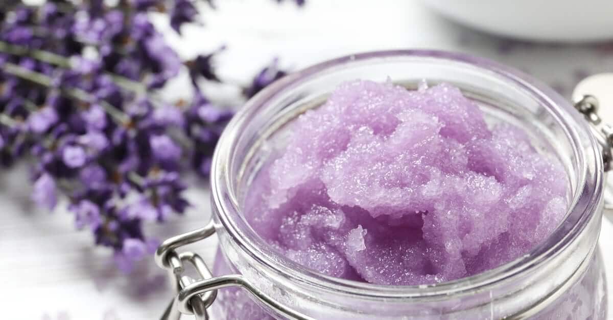 4 Benefits of Offering Sugar Scrub Services to Clients