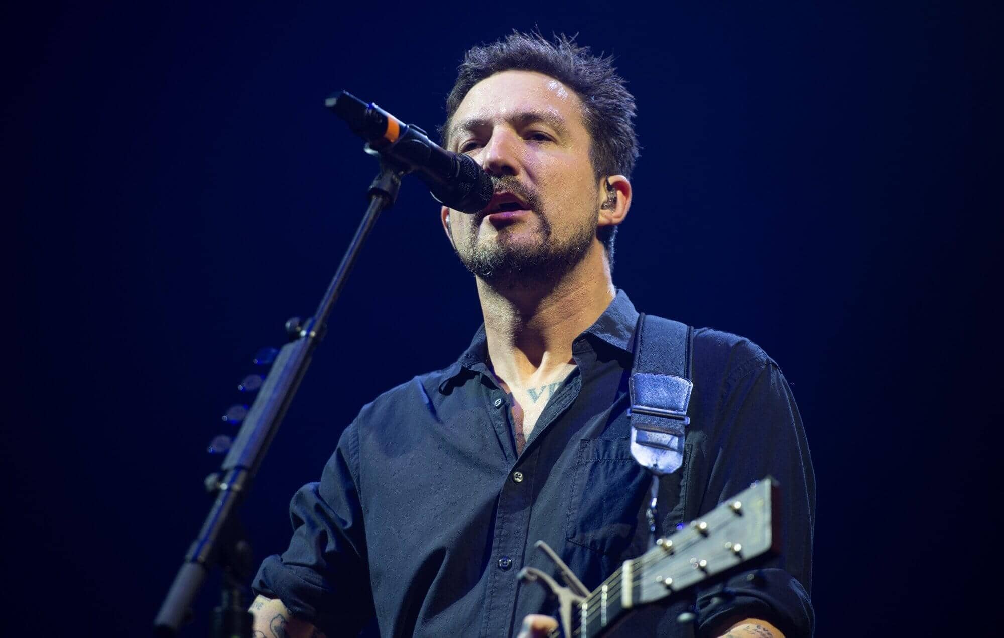 Frank Turner performing live, photo by Joseph Okpako