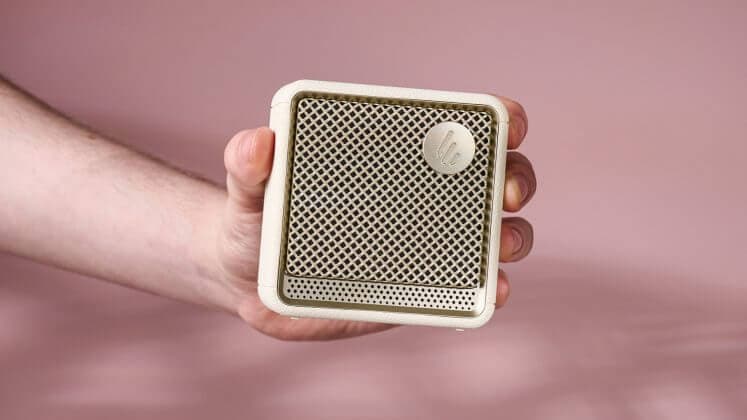 The sleek Edifier ES20 in-hand