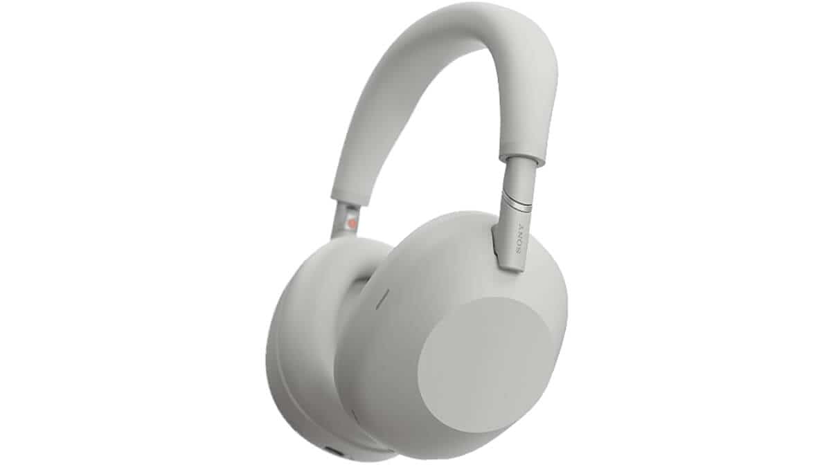 Sony WH-1000XM6 headphones for travel