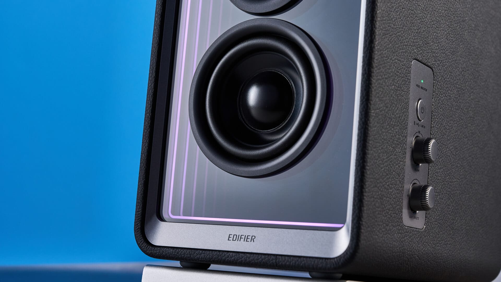 Gaming desk setup with Edifier QR65 speakers
