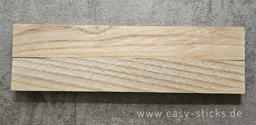 Zwei Easy-Sticks zu Platte zusammenkleben für DIY-Kranzständer