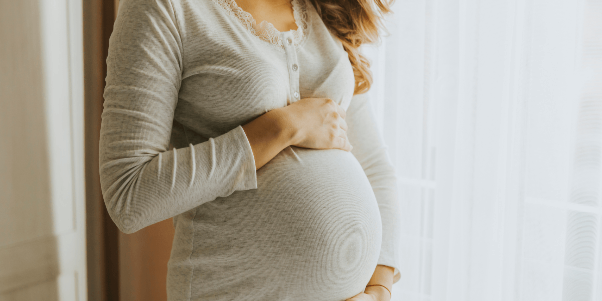 Safe Makeup for Pregnancy: Ingredients, Labels, and Safer Play
