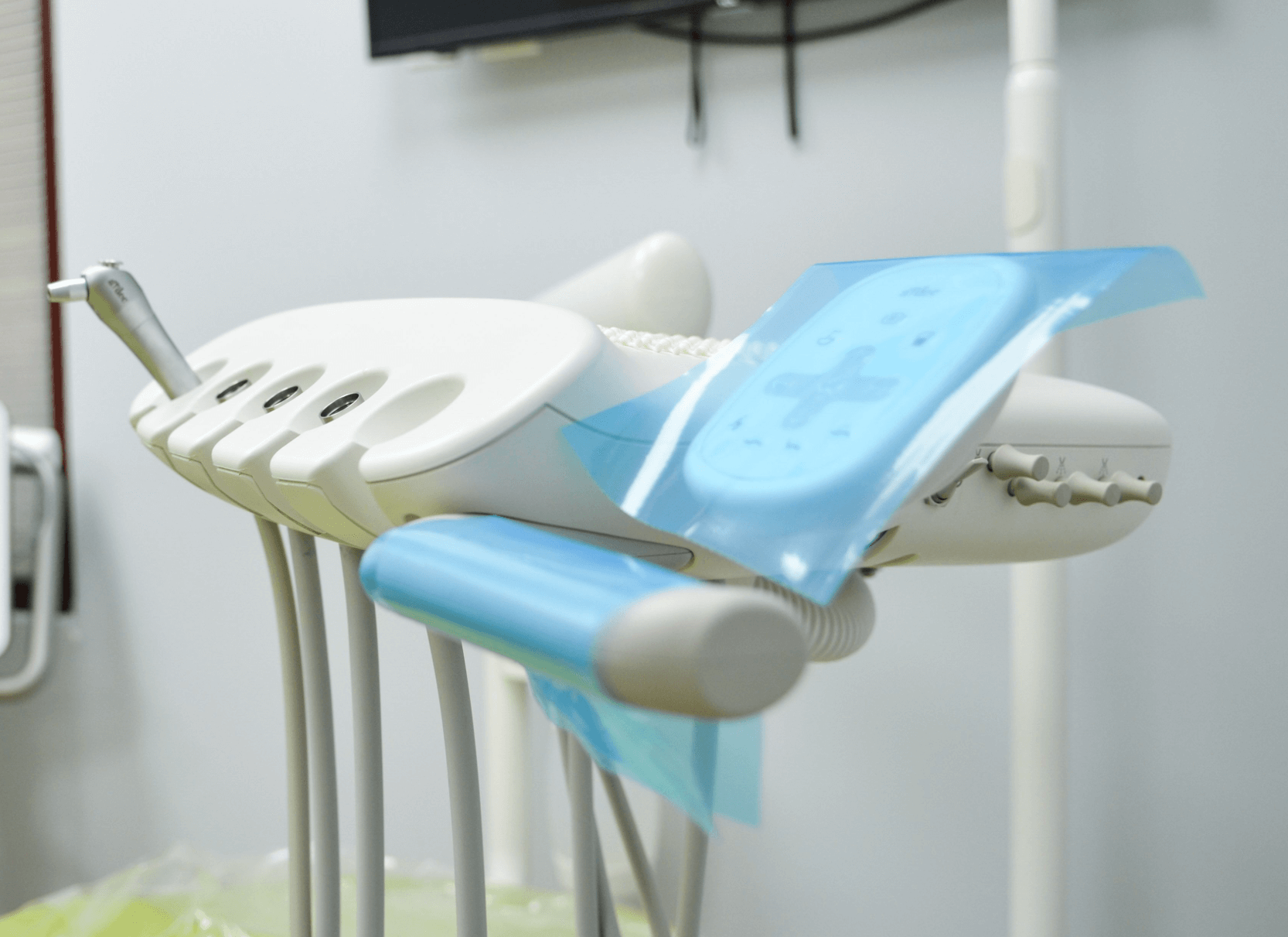 A dental device