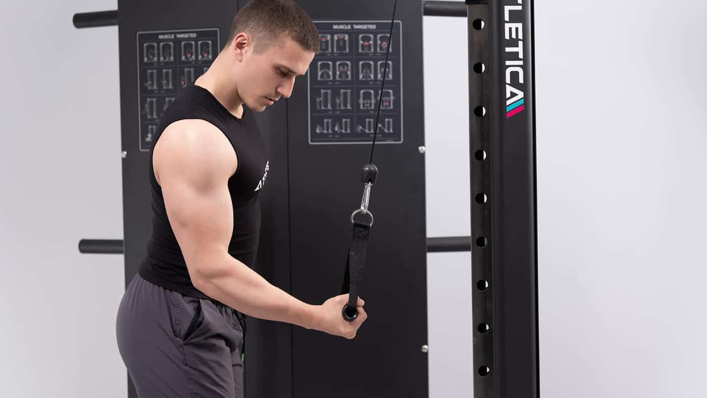Kraftstation Lat Pulldown