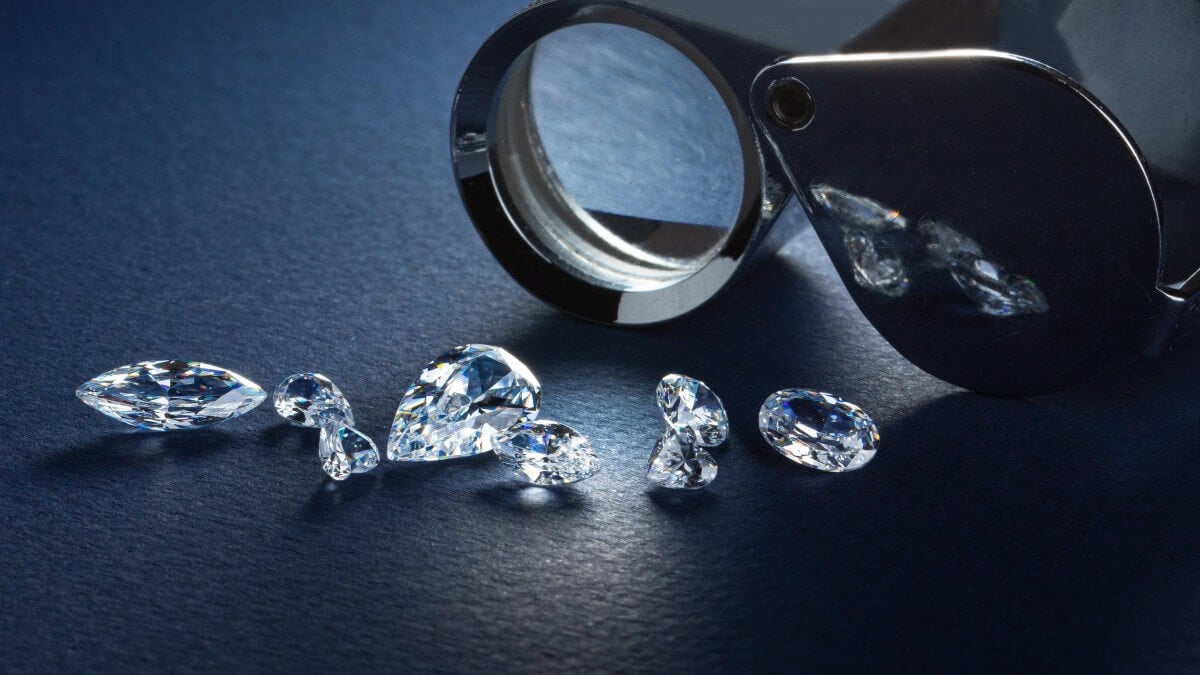 10 Tips For Choosing The Carat Size Of Your Engagement Ring