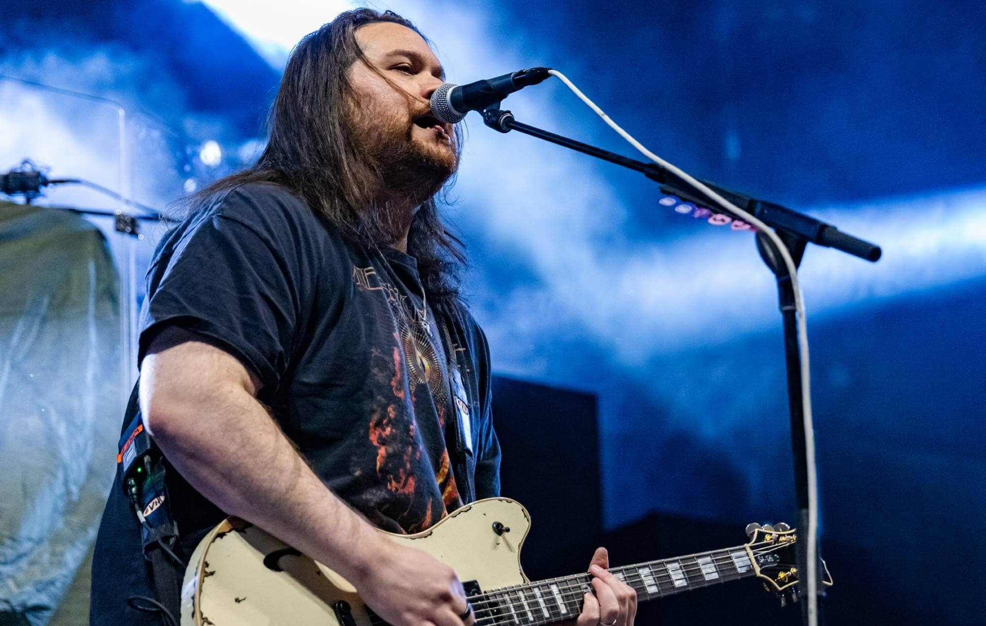 Wolfgang Van Halen performing live