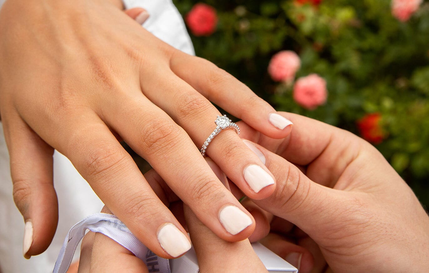 Jewellery Size Guide: How To Figure Out Your Size When Shopping For Your Next Piece