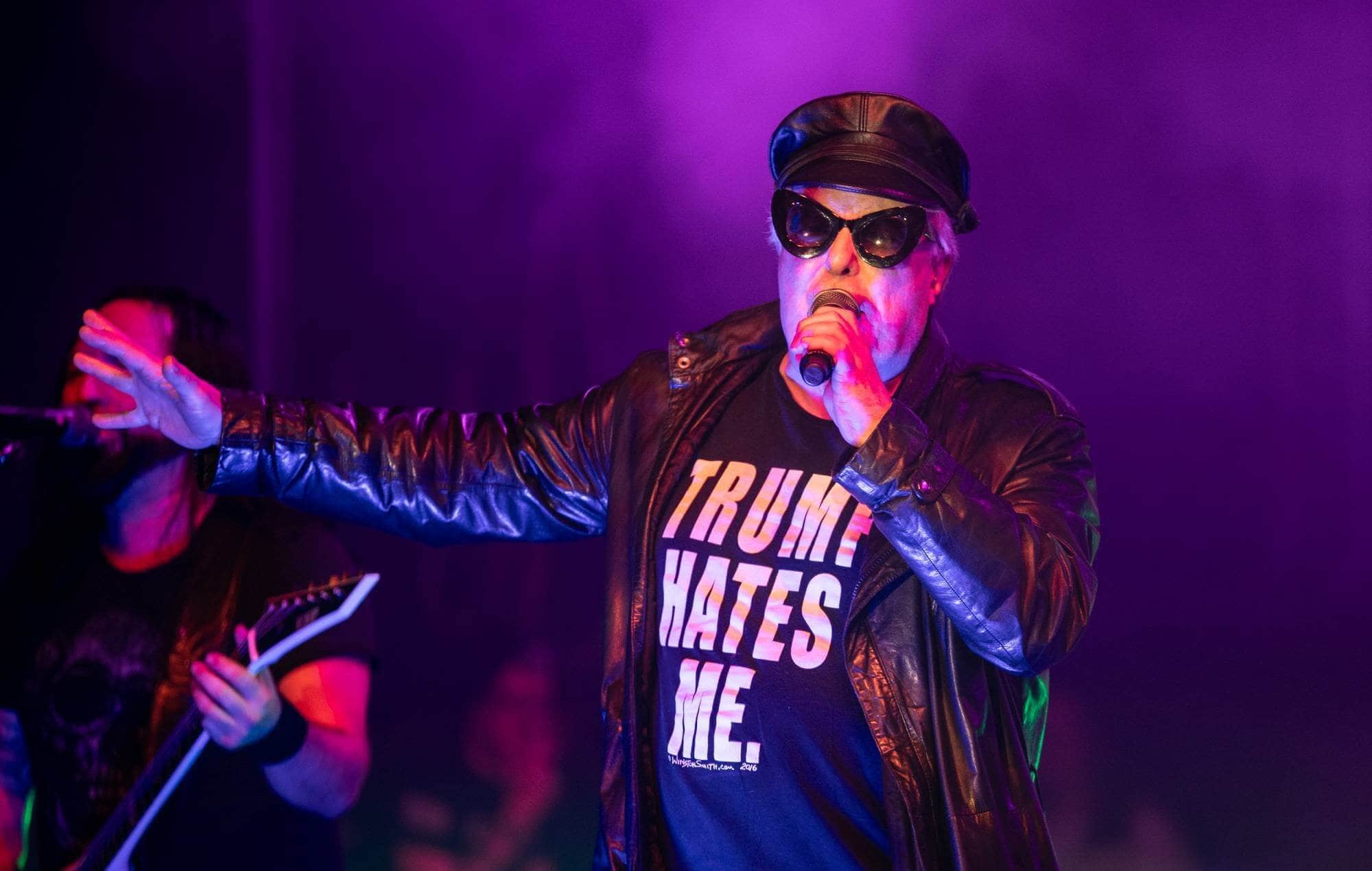Jello Biafra joins King Gizzard & The Lizard Wizard on stage for ‘Police Truck’