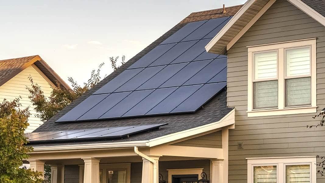 solar-panel-house-PLf1V1.jpg
