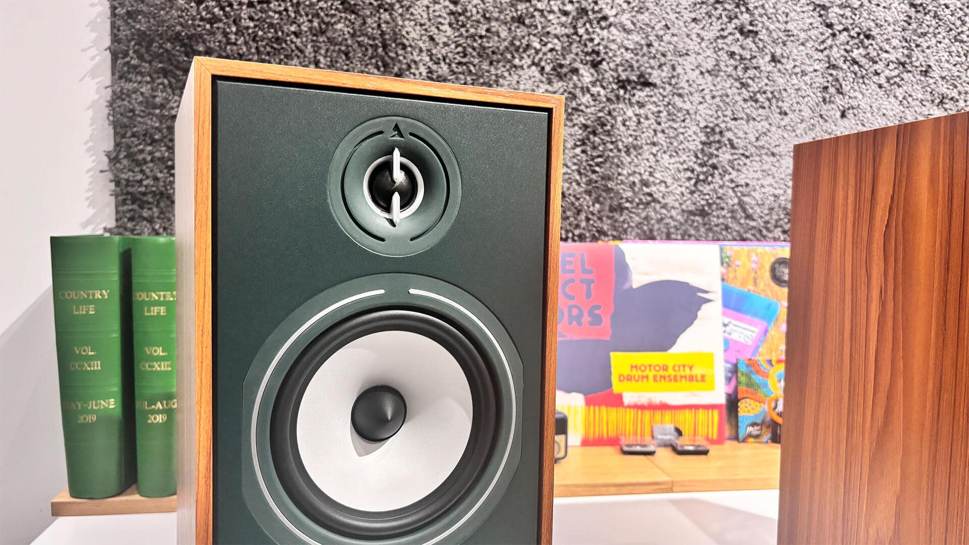 The BR04 excels at creating spacious soundscapes and a vivid stereo image.