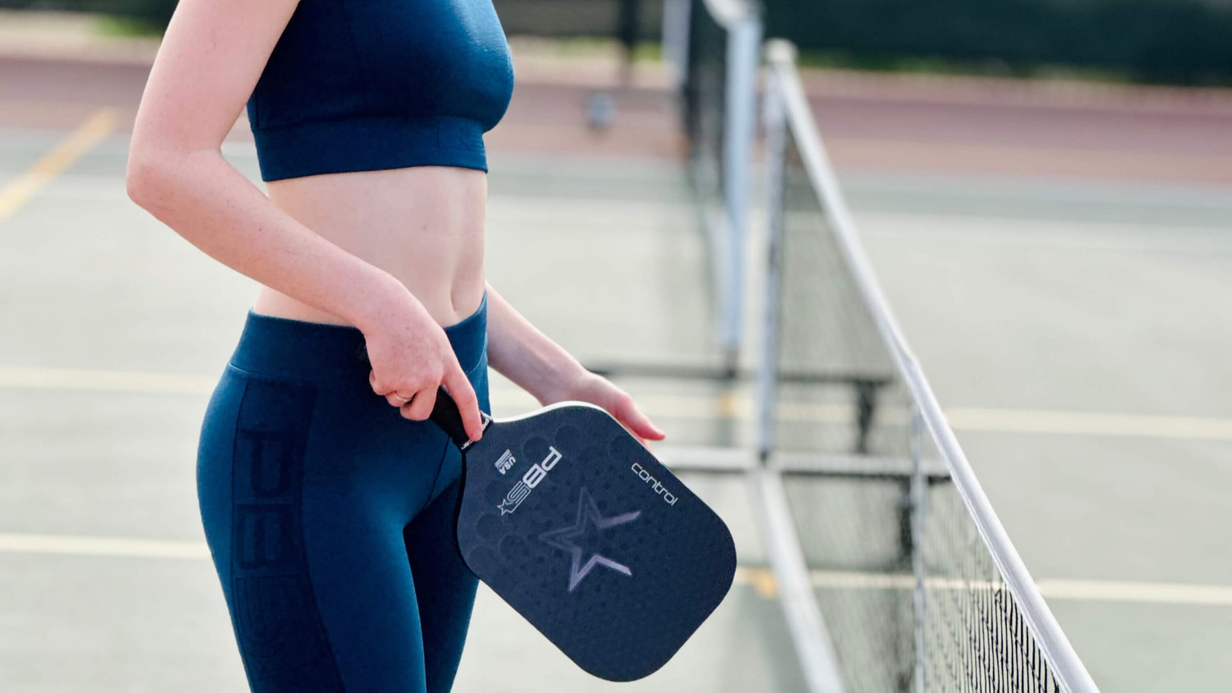 What does a pickleball court look like