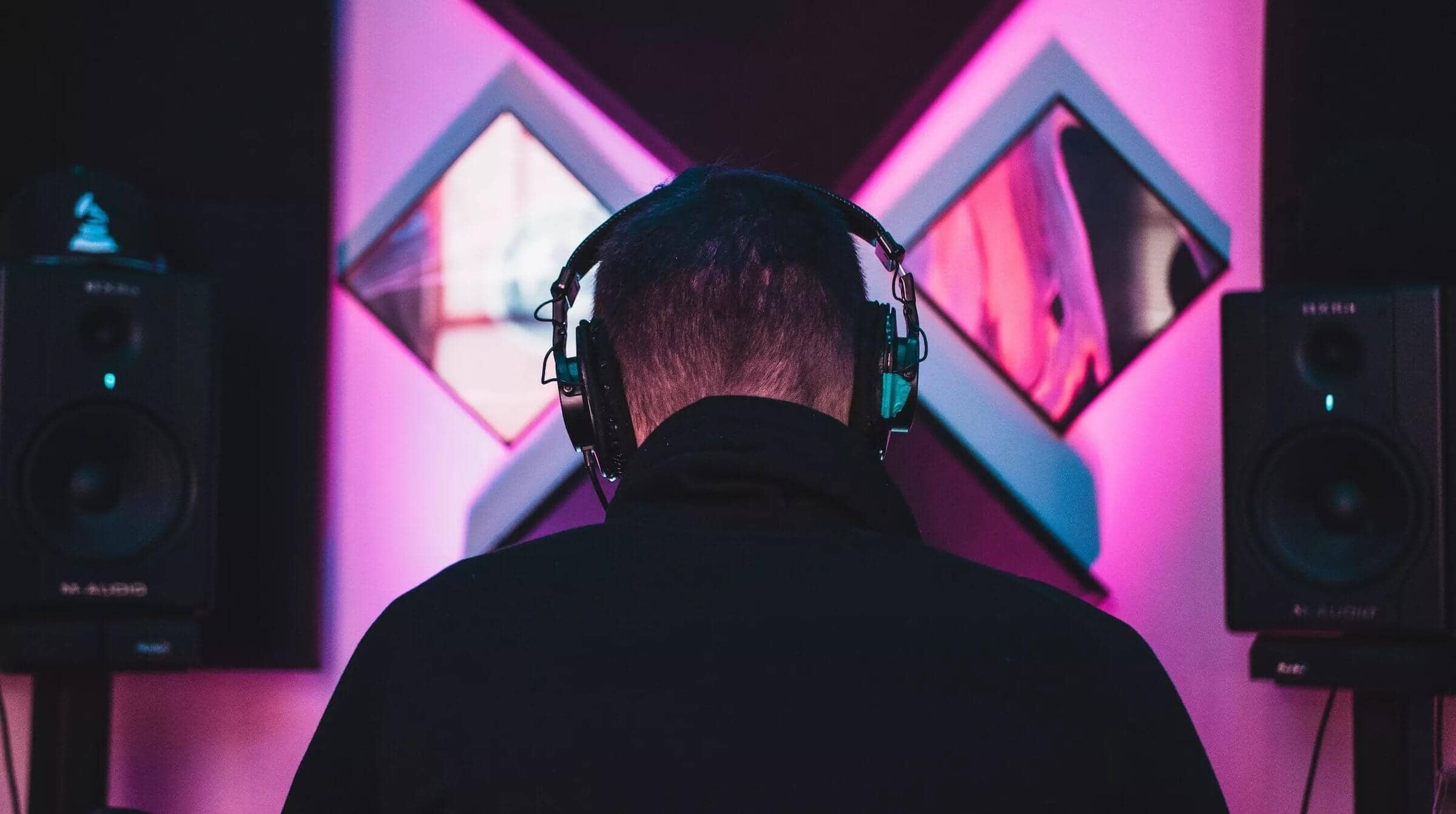 How to Program and Layer Electronic Basslines in Your DAW