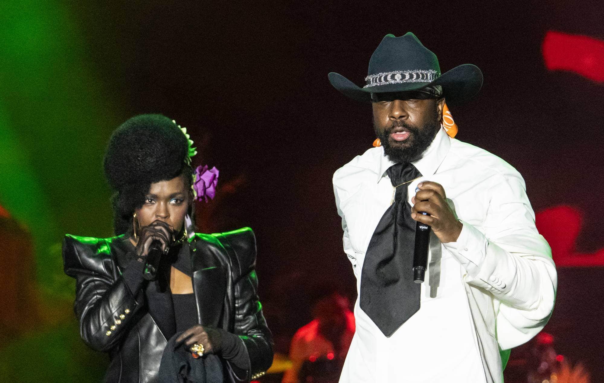Lauryn Hill and Wyclef Jean Honor Roberta Flack in Heartfelt Memorial Performance