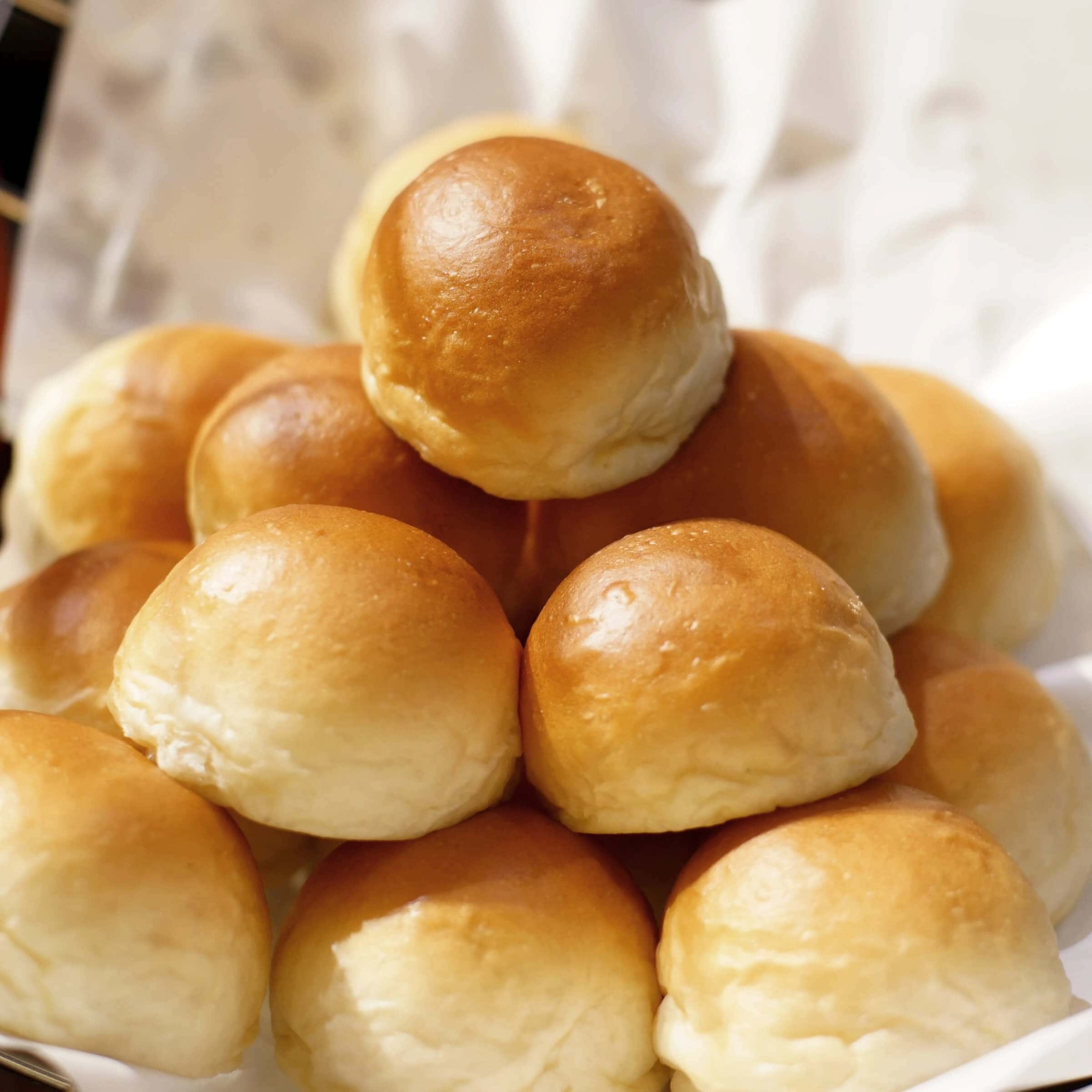 Golden Honey Pan Rolls
