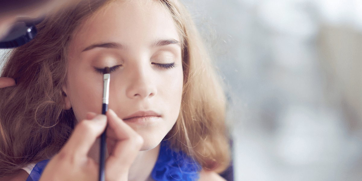 Safe Makeup for Kids: Ingredients, Labels, and Safer Play