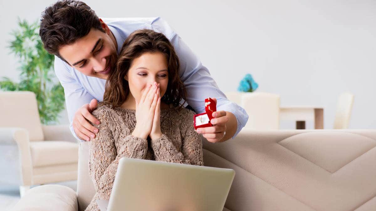 When Should You Give Jewellery In A Relationship?