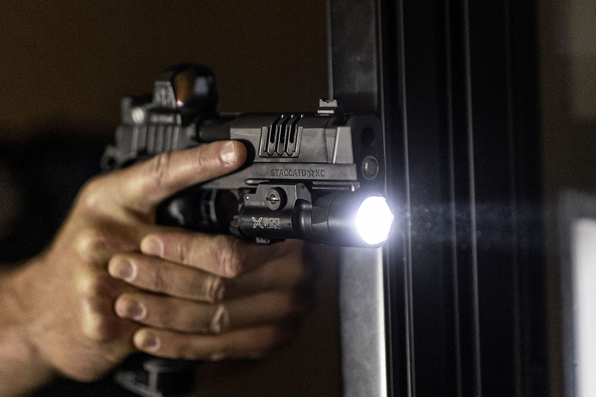 SUREFIRE X300T - High-Candela Performance for Your Handgun