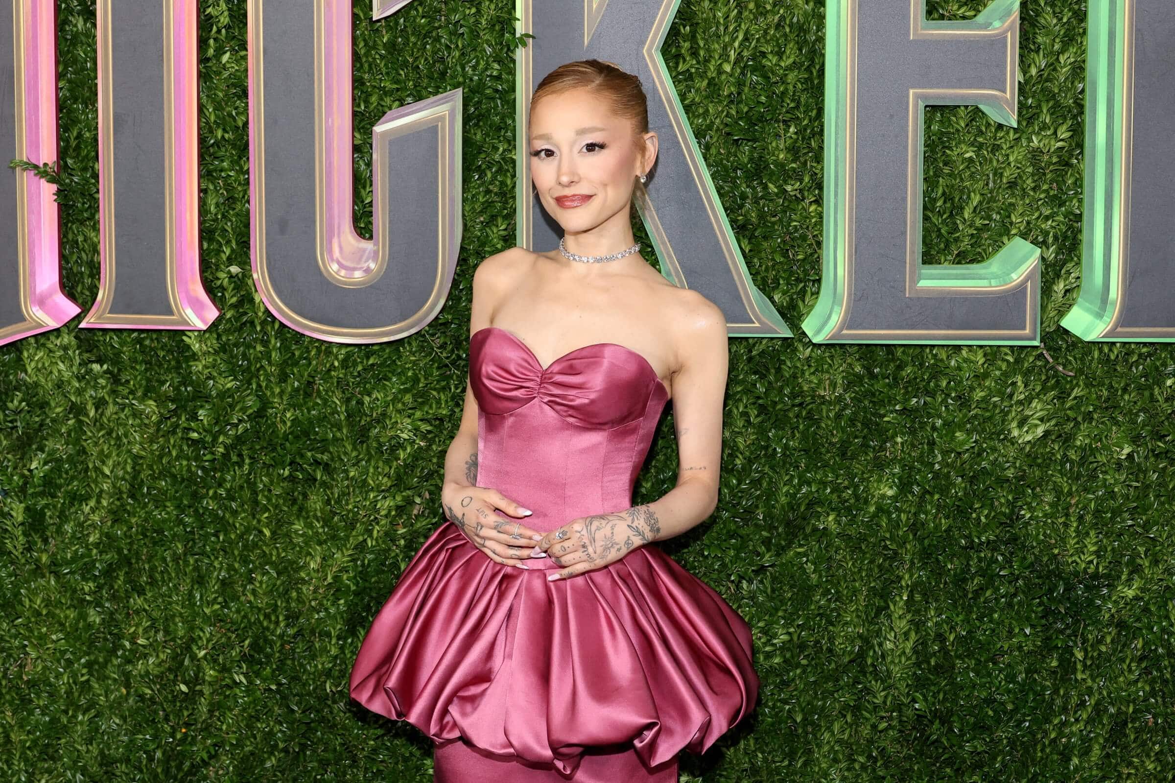 ‘SNL’ Final 2025 Shows to Feature Ariana Grande, Cher, and Lily Allen