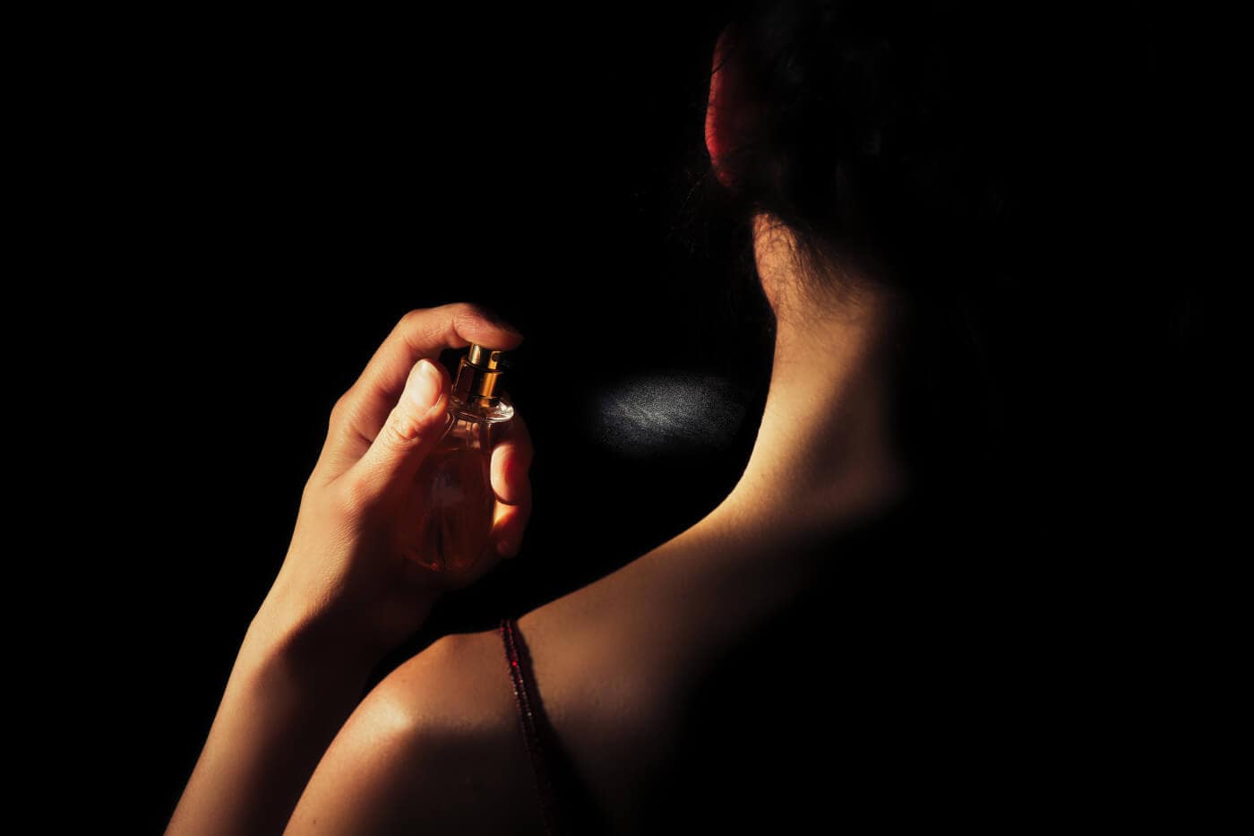 Essential Tips to Apply Perfume