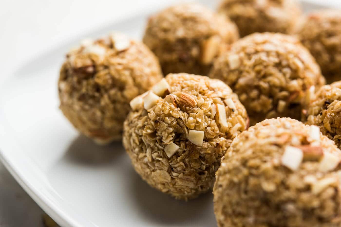 NO-BAKE COLLAGEN COFFEE CREAMER ENERGY BITES