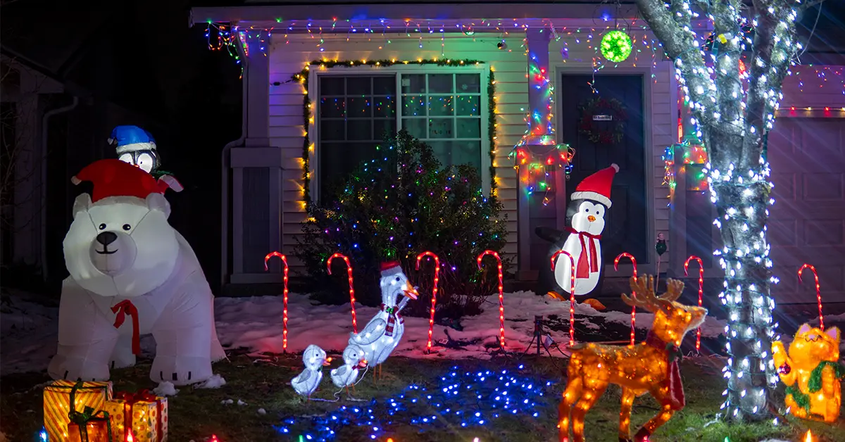 Where Do People Store Large Christmas Yard Decorations?