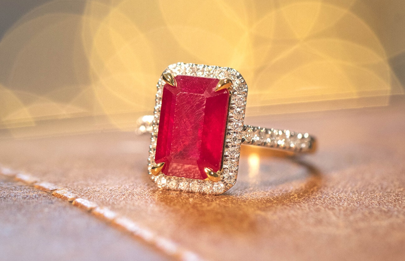 An Overview Of Our Best Baguette Engagement Rings