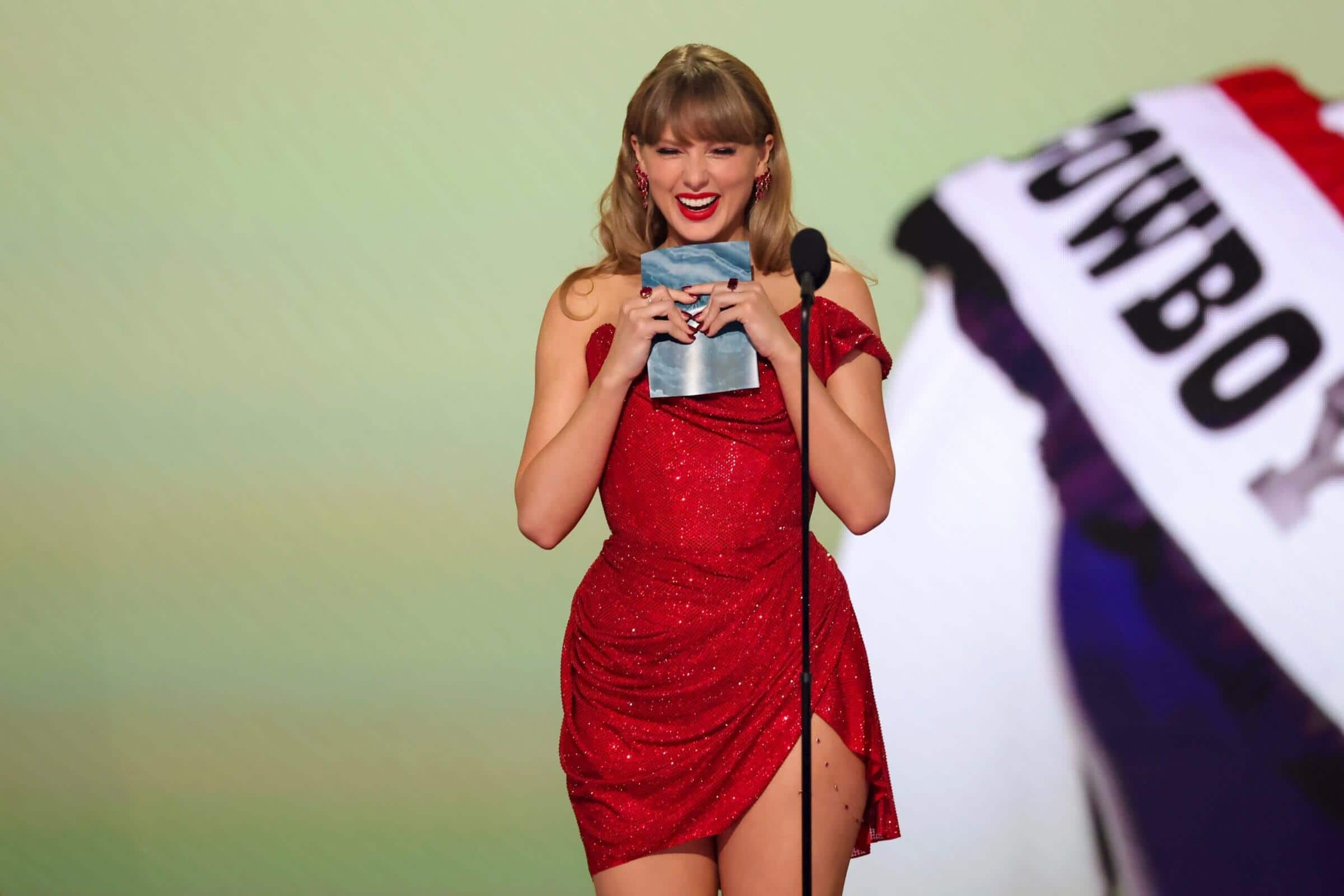 Taylor Swift Unveils ‘Showgirl’ Worldwide Cinema Release: A Swiftie Celebration