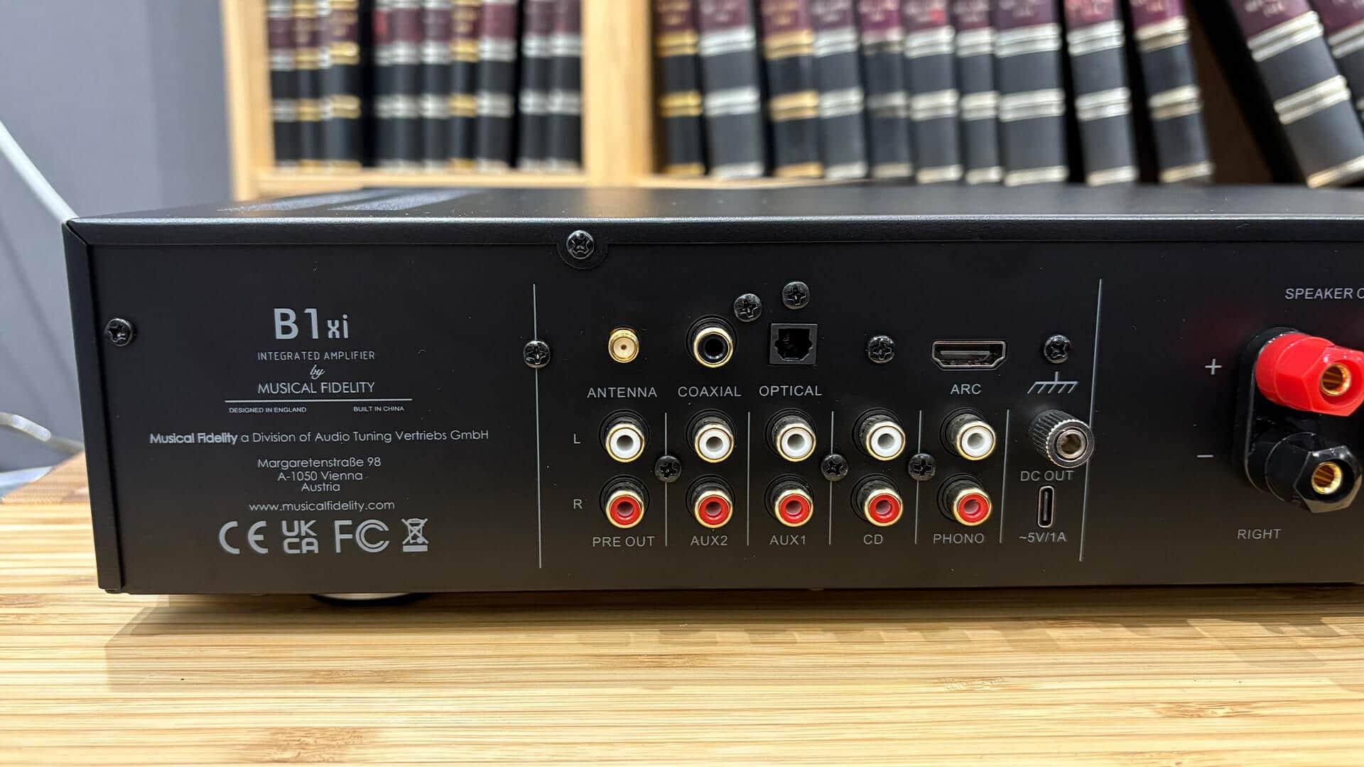 Musical Fidelity B1xi paired with bookshelf speakers