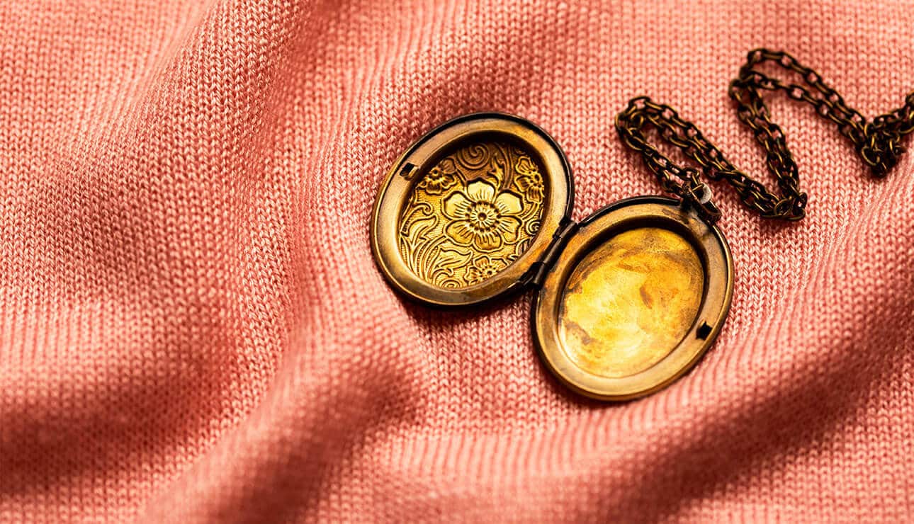 How To Put A Photo In A Locket: A Helpful Guide
