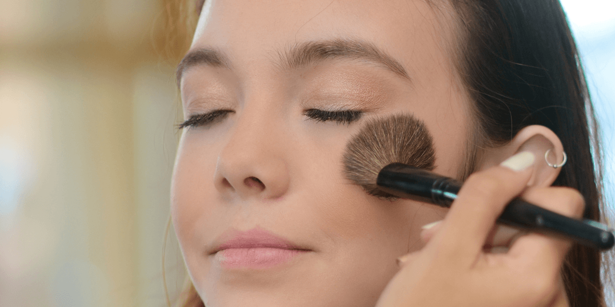 Safe Makeup Brands: Ingredients, Labels, and Safer Play