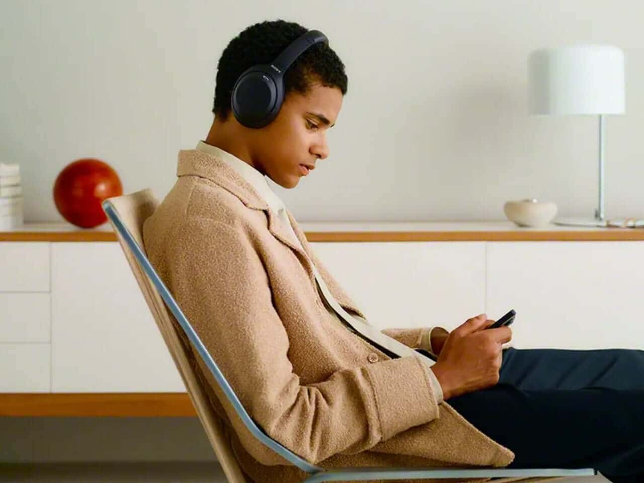 Sony WH-1000XM4C design detail