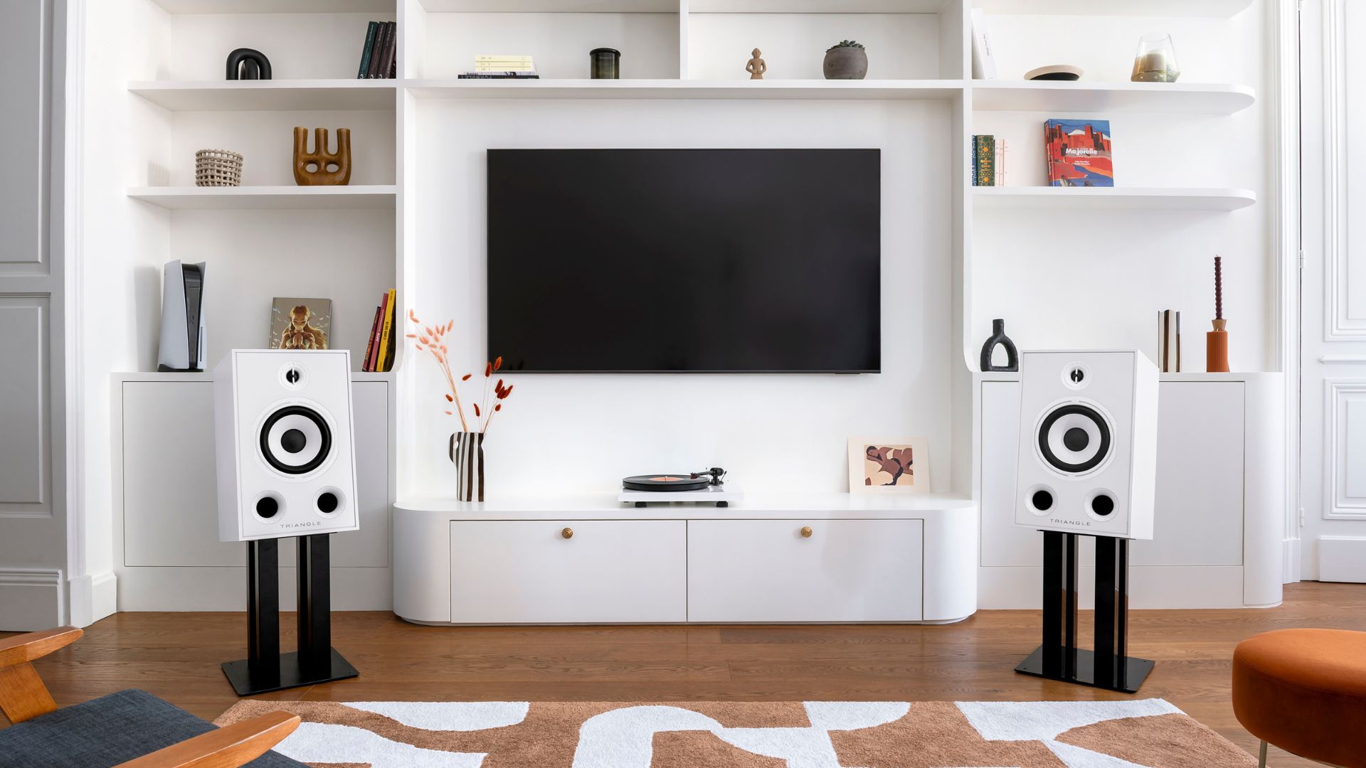 Triangle Borea BR05: Retro-Chic Standmount Speakers Go Bigger