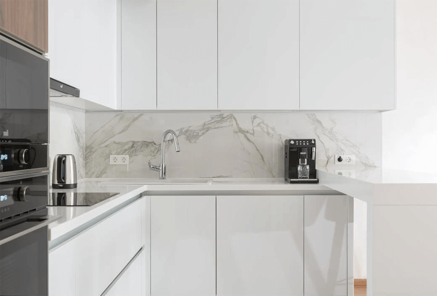 Pop Up Socket Cut Out; A Wonderful Way To Design A Kitchen