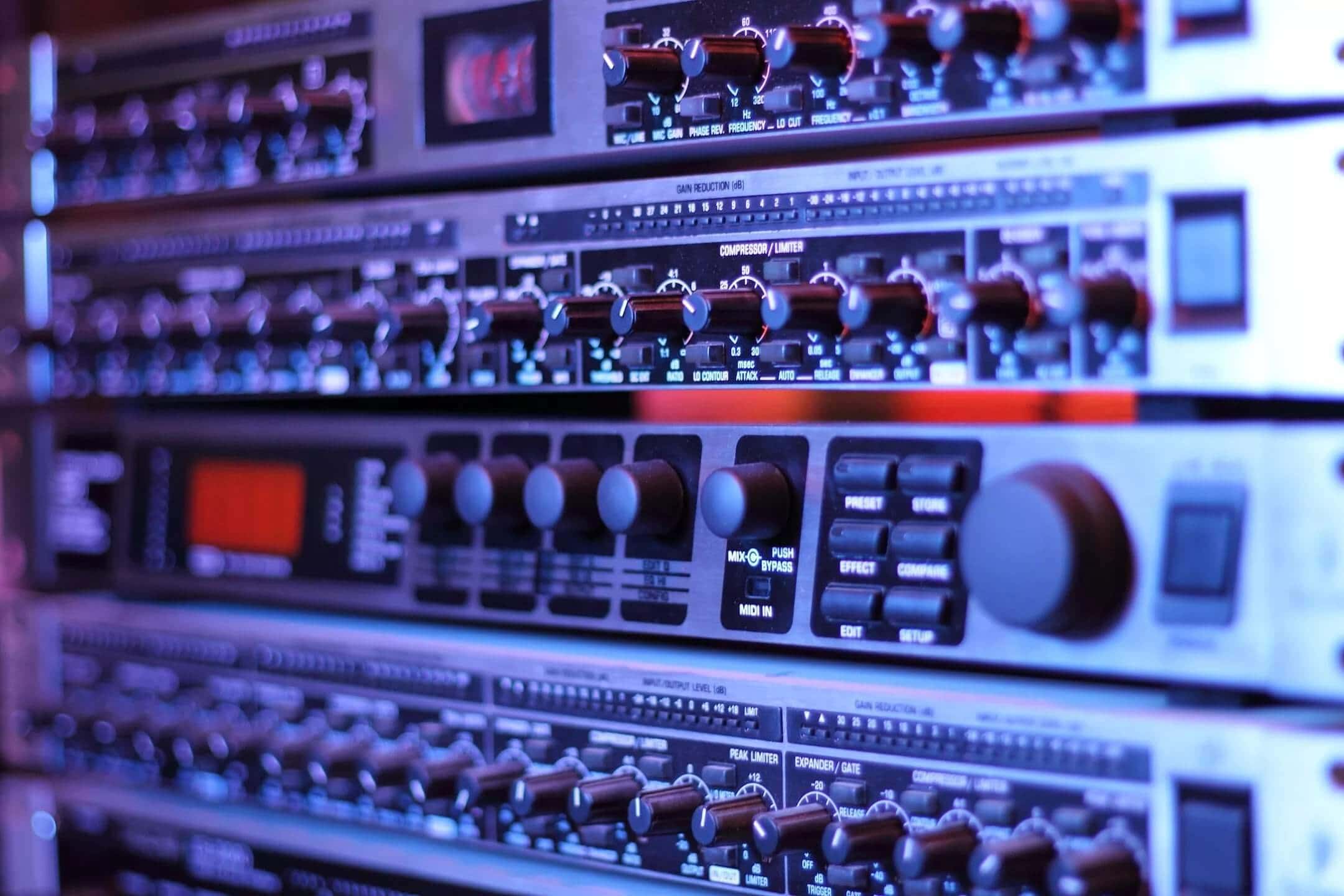 10 Times to Take Notes in the Recording Studio