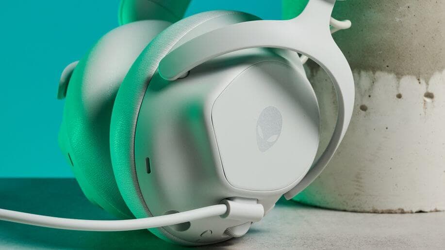 Orchestral and battle sounds blend seamlessly.