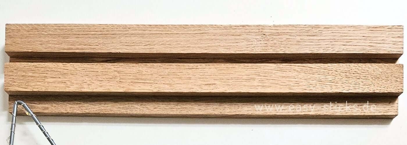 Ständer aus Holzklötzchen gebaut