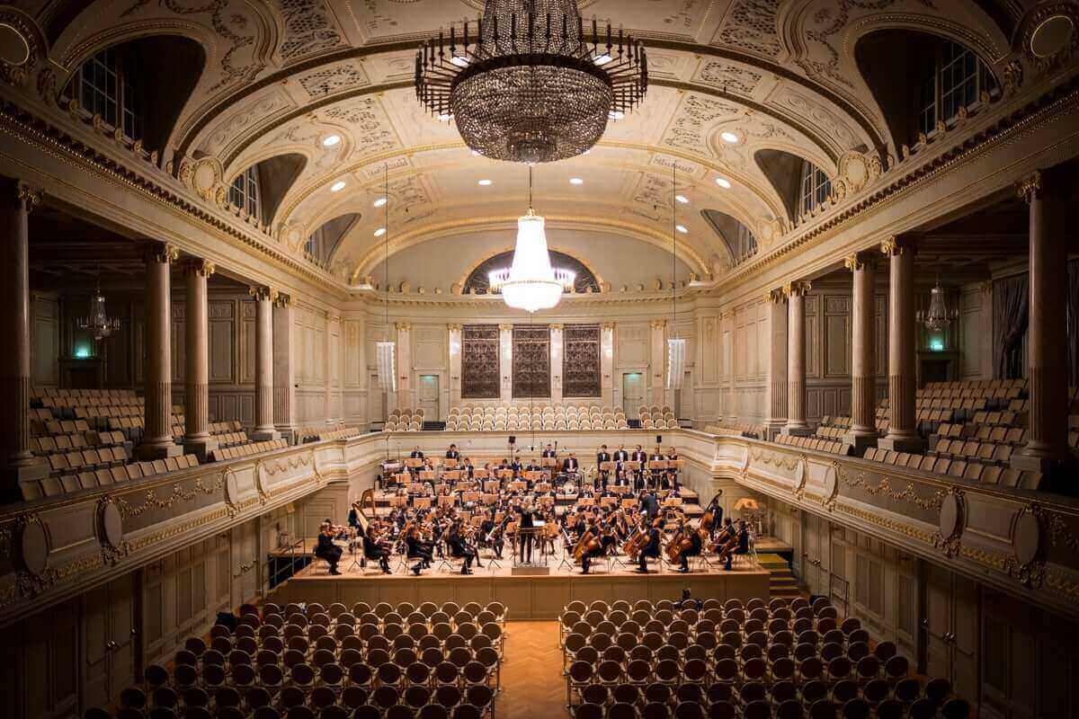 03-a-venues-acoustics-makes-up-a-big-part-of-the-experience-when-listening-to-a-live-classical-performance.jpg