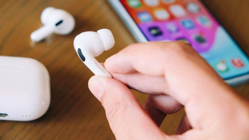 AirPods with iOS 26