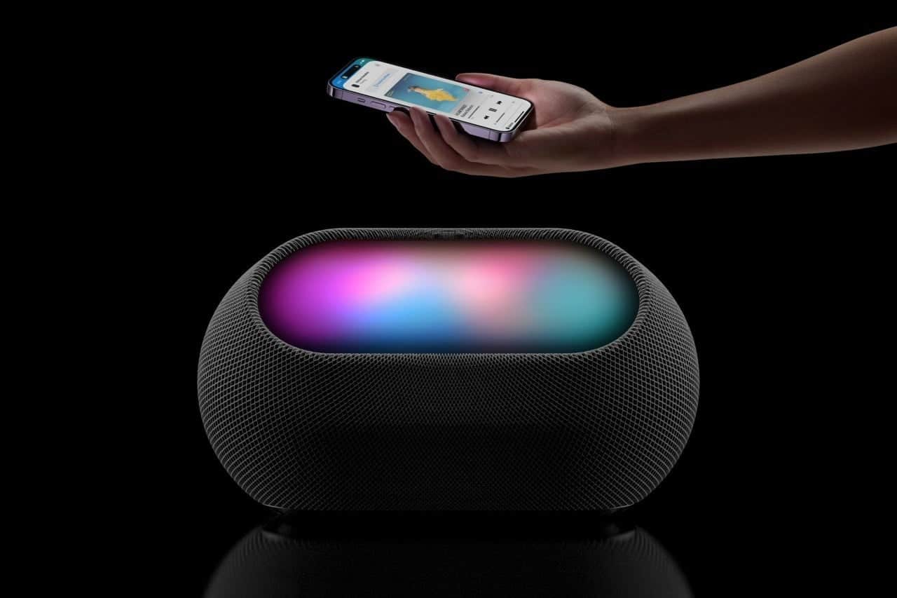 Reported tabletop and wall-mounted HomePad concepts